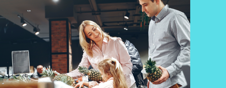 familyBuyingPineapples720x282.png